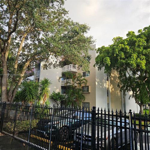 apt-409-3571 Inverrary Dr, Lauderhill, FL, 33319-5971 | Card Image