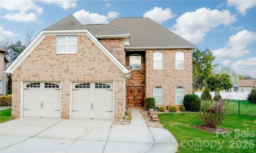 4570 Lanstone Ct Sw, Concord, NC, 28027-8704 | Card Image