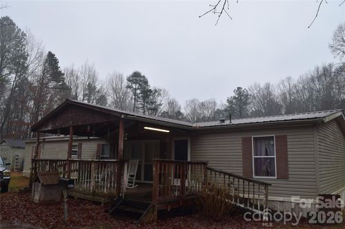 9588 Taxahaw Rd, Jefferson, SC, 29718-9402 | Card Image