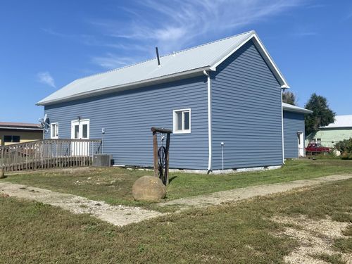 202 1st St Sw, Camp Crook, SD, 57724-3101 | Card Image