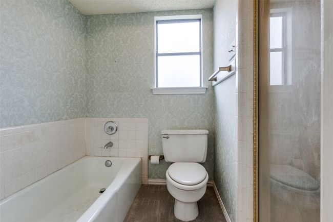 Full bath with a bathtub and separate shower | Image 21