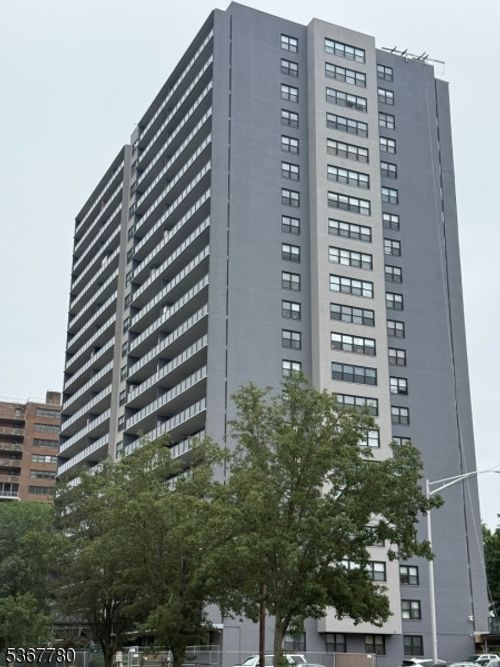 apt-20c-285 Aycrigg Ave, Passaic, NJ, 07055-3735 | Card Image