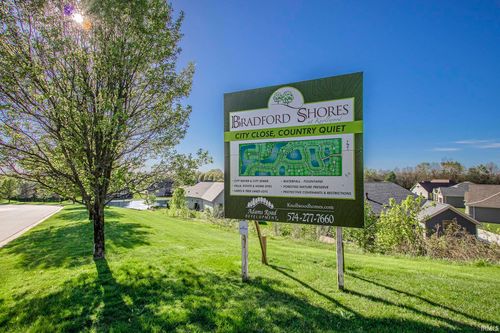 18008 Erin Ct, South Bend, IN, 46637-6053 | Card Image