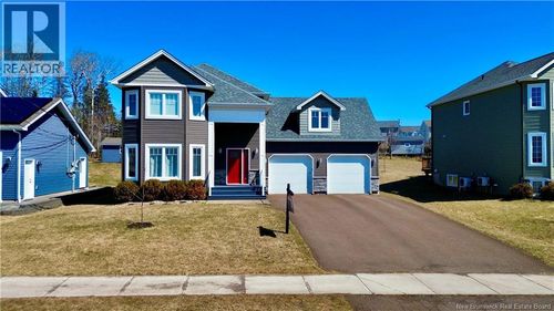 215 Lady Russell St, Moncton, NB, E1E0C5 | Card Image