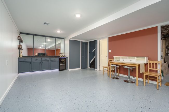 Lower level rec room | Image 25