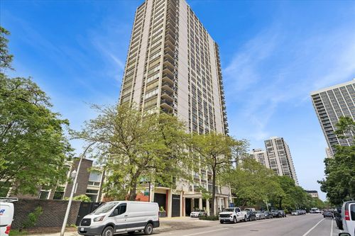 706d-1355 N Sandburg Ter, Chicago, IL, 60610-2030 | Card Image