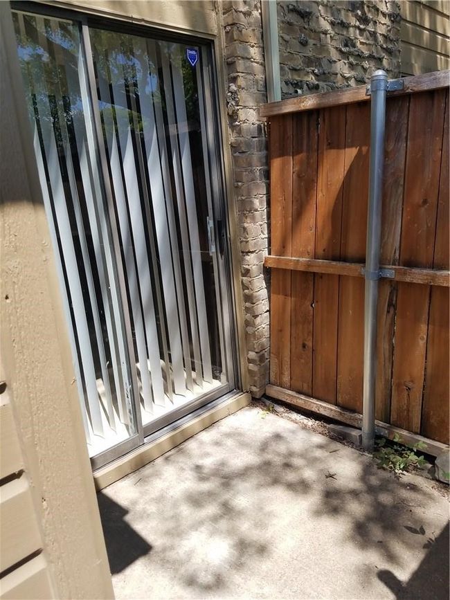 View of gate | Image 15