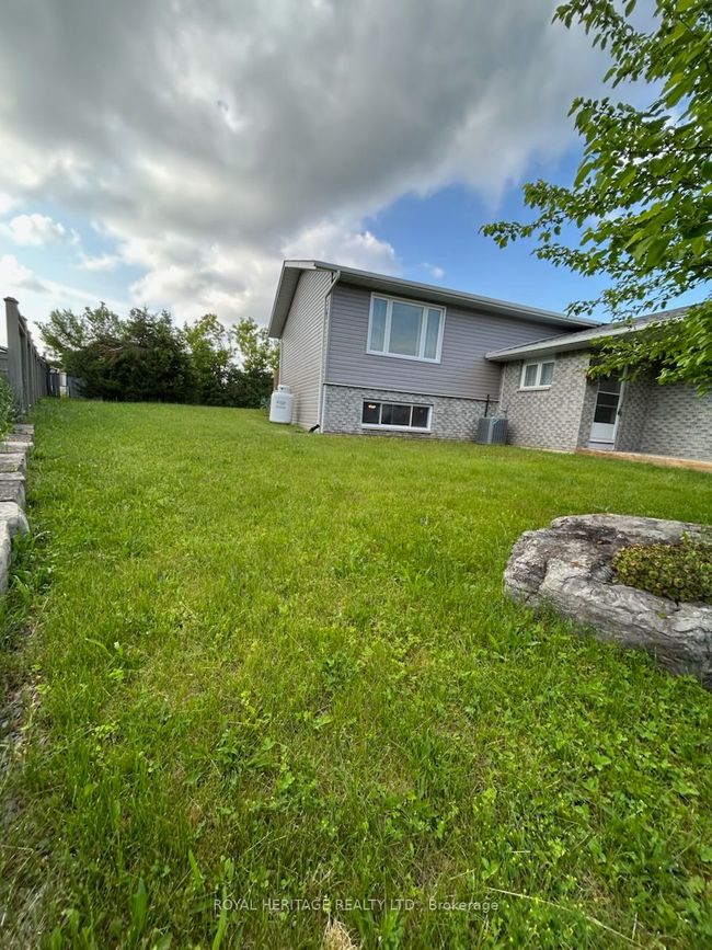 12 Juniper Crt, House other with 3 bedrooms, 2 bathrooms and 2 parking in Bobcaygeon ON | Image 19
