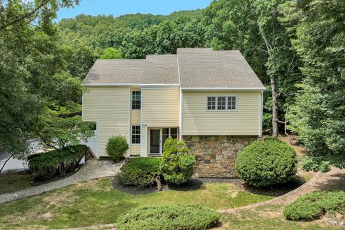 6344 Fairway Forest Dr, Roanoke, VA, 24018-7440 | Card Image