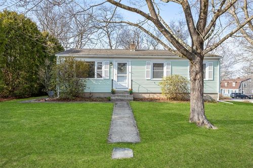 32 Overhill Rd, Warren, RI, 02885-2903 | Card Image