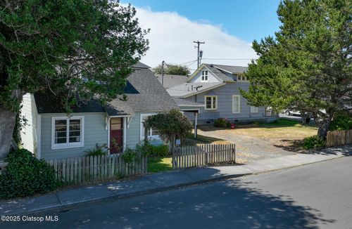 218 Necanicum Dr, Seaside, OR, 97138-5942 | Card Image