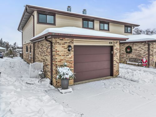 676 Rosner Dr, Roselle, IL, 60172-2486 | Card Image