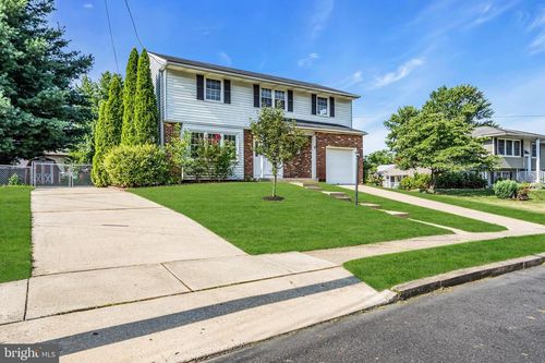 124 Linden Ave, WOODBURY HEIGHTS, NJ, 08097-1220 | Card Image