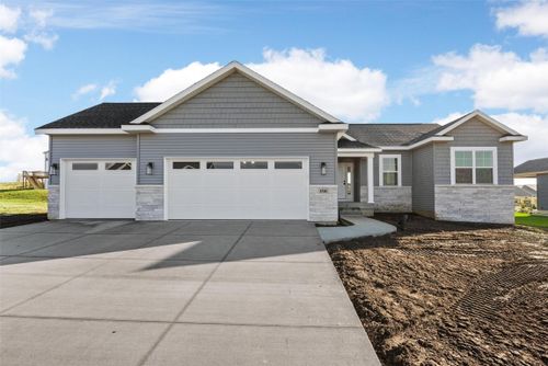 1510 Cardinal Dr, Fairfax, IA, 52228-9666 | Card Image