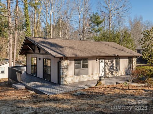 112 Louisiana Ave, Hendersonville, NC, 28739-6034 | Card Image