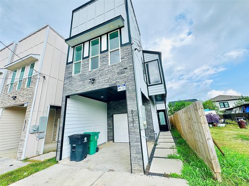 8131 Saint Louis St, Houston, TX, 77028-4557 | Card Image