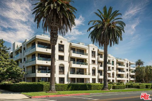 301-701 Ocean Ave, Santa Monica, CA, 90402-2656 | Card Image