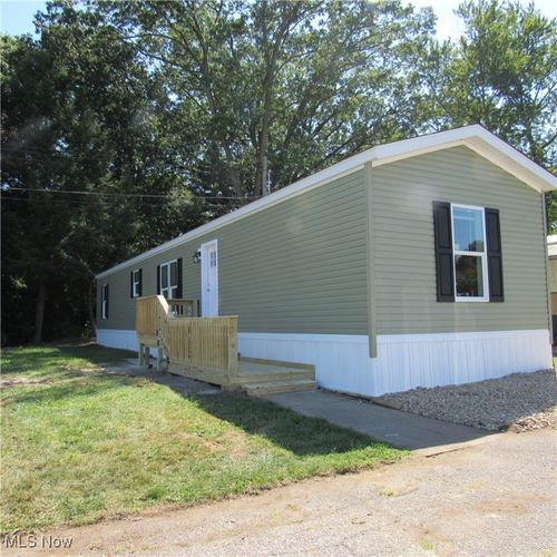 3785 S Main St, Akron, OH, 44319-3627 | Card Image