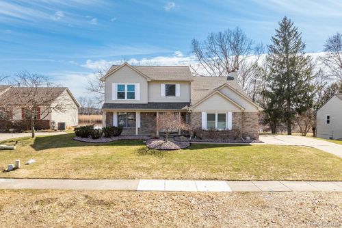 425 Lakes Edge Dr, Oxford, MI, 48371-5226 | Card Image