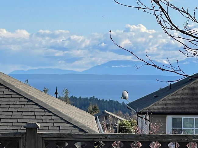 6257 Kevins Rd, House other with 3 bedrooms, 2 bathrooms and 4 parking in Sechelt BC | Image 4