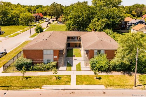 9455 Chalmers St, Detroit, MI, 48213-1998 | Card Image