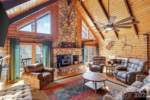 542 Allen Mountain Ln, Spruce Pine, NC, 28777-8329 | Card Image