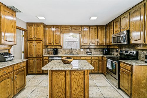 4801 Gaylewood Ct, Arlington, TX, 76017-2133 | Card Image