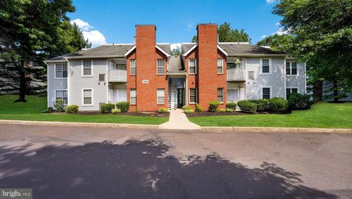 907 Diamond Dr, NEWTOWN, PA, 18940-2403 | Card Image