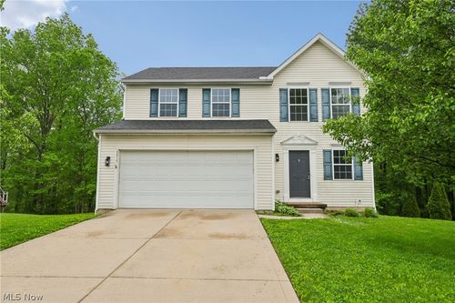 3315 Hidden Brook Dr, Ravenna, OH, 44266-9097 | Card Image
