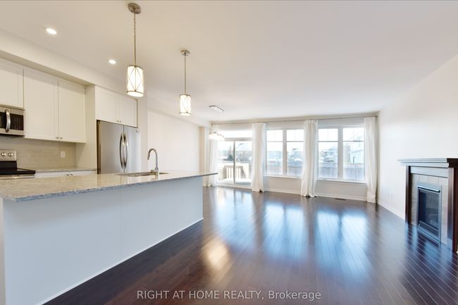 256 Brambling Way, House attached with 3 bedrooms, 3 bathrooms and 1 parking in Nepean ON | Image 6