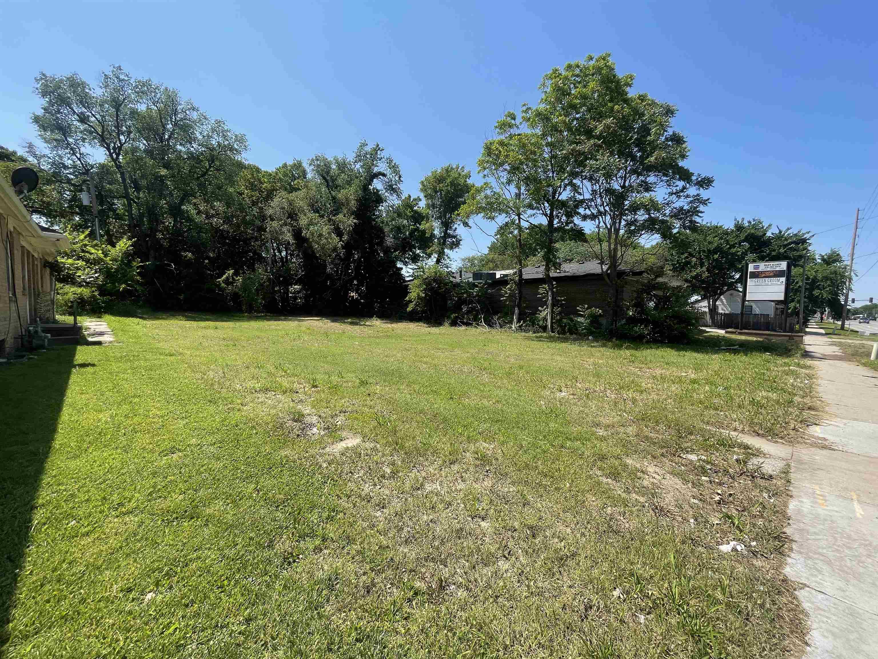 651 S Oliver Ave, For Sale in Wichita - eXp Realty
