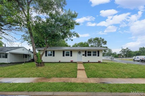 100 Sheppard St, East Alton, IL, 62024-1049 | Card Image