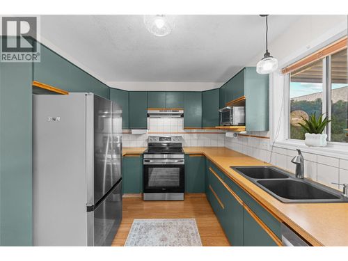 141-3400 Wilson St, Penticton, BC, V2A8H9 | Card Image