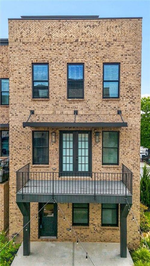 1060 Robert Smalls Way, Atlanta, GA, 30318-6718 | Card Image