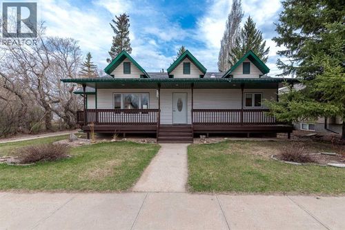 212 2 Avenue E, Maidstone, SK, S0M1M0 | Card Image
