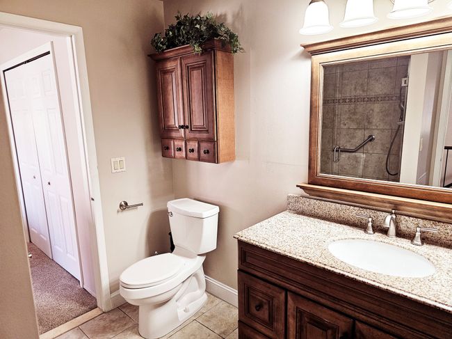 LUXURY LARGE BATH | Image 21