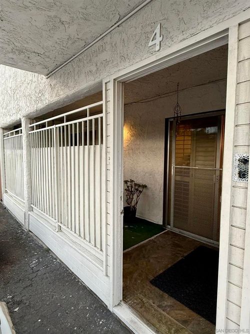 unit-4-3029 Broadway, San Diego, CA, 92102-2338 | Card Image