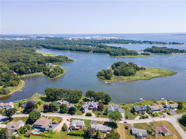 75 Roger Williams Dr, House other with 4 bedrooms, 4 bathrooms and 6 parking in North Kingstown RI | Image 50