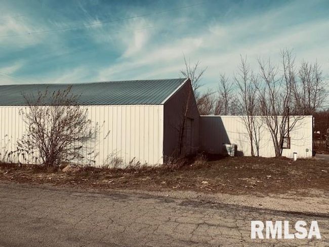 13810 Round Grove Rd, Home with 0 bedrooms, 0 bathrooms and 5 parking in MORRISON IL | Image 8