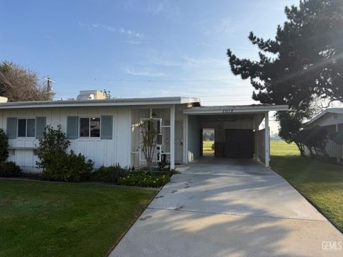 1012 Pebble Beach Dr, Bakersfield, CA, 93309-2826 | Card Image