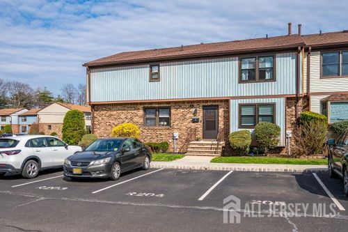 2-2 Highview Dr, Woodbridge, NJ, 07095-3905 | Card Image