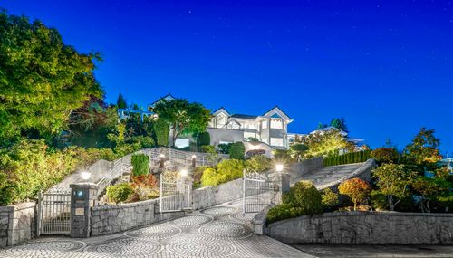 {{alt}} | Card Image