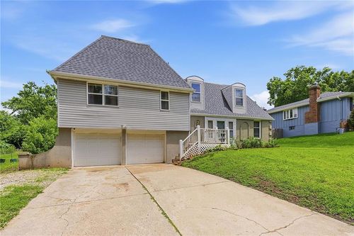 13013 Corrington Ave, Grandview, MO, 64030-2731 | Card Image