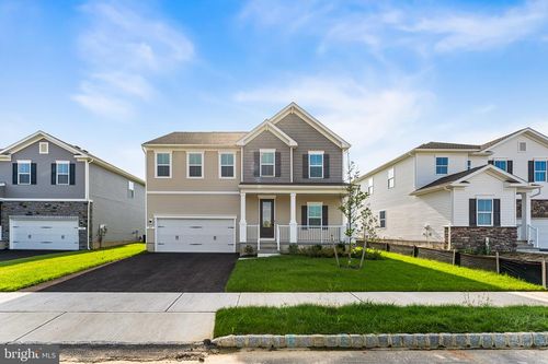 27 Cottonwood Ave, Berlin, NJ, 08009-3004 | Card Image