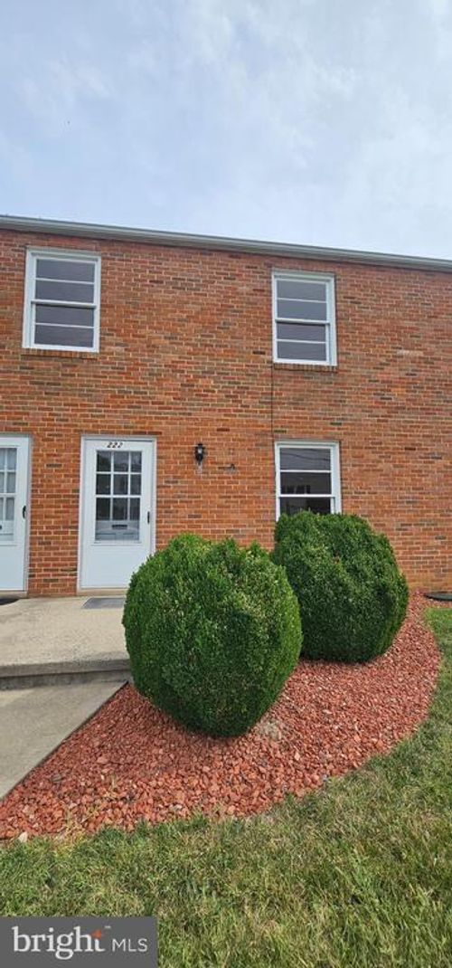 222 E Whitlock Ave, Winchester, VA, 22601-4430 | Card Image