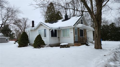 6382 Lakeshore Rd, Cicero, NY, 13039-8827 | Card Image