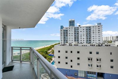 715 - 7135 Collins Ave, Condo with 2 bedrooms, 2 bathrooms and null parking in Miami Beach FL | Image 2