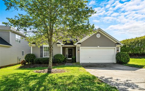 1459 Moss Creek Dr, Harrisburg, NC, 28075-8701 | Card Image