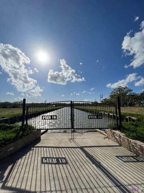 112 Michel Rd, Pierre Part, LA, 70339-4136 | Card Image