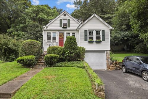 11 Sylvia Way, Purdys, NY, 10578-1004 | Card Image